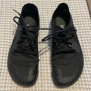 Vivo barefoot primus lite in black Women’s size 39, minimal wear